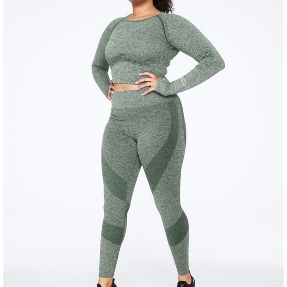 Victoria’s Secrets PINK Active Long Sleeve CropTop & Leggings Set Sz Large Green - Picture 16 of 16